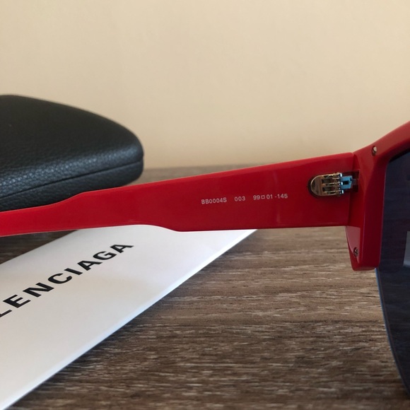 BRAND NEW BALENCIAGA CAT-EYE SUNGLASSES!!🔥🔥😍😍 - Picture 4 of 8